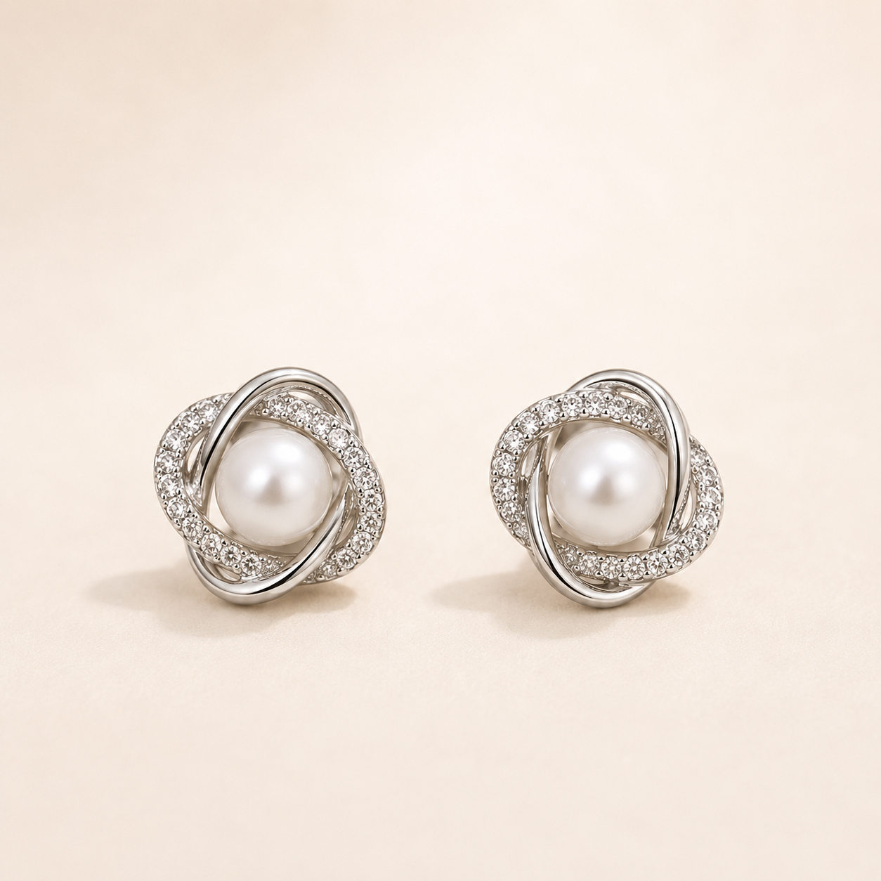 Solene Pearl Earrings