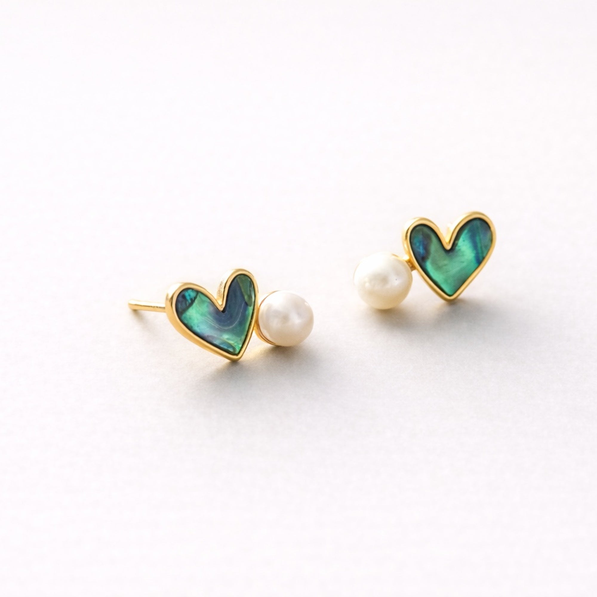 Amour Pearl Heart Stud Earrings